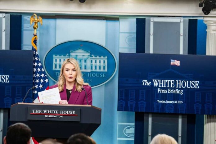 2577925599 featured image White House Criticizes Amazon's Tariff Transparency as 'Hostile' Amid Economic Concerns