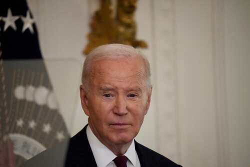 shutterstock_2551316423.jpg A political figure speaking at a formal event in the White House