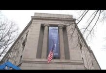 Justice Dept Locks Down White House DOJ argues executive privilege can apply to people who don't work for government